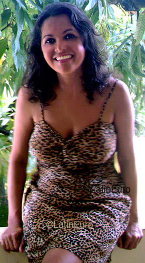 Date this foxy Brazil girl Maria from RECIFE B3206