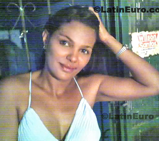 Date this nice looking Brazil girl Sheila from Cuiaba B321
