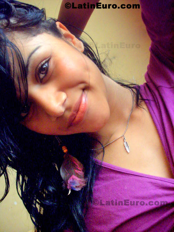 Date this delightful Brazil girl Mariana from Ibirite B340