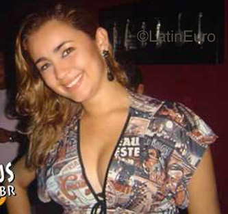 Date this nice looking Brazil girl Alanna from  B3726