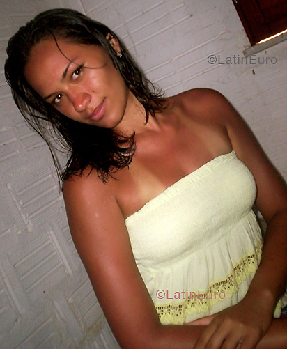 Date this beautiful Brazil girl Elisabeth from  B3777