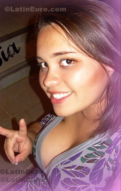 Date this athletic Brazil girl Ana from Belford Roxo B387
