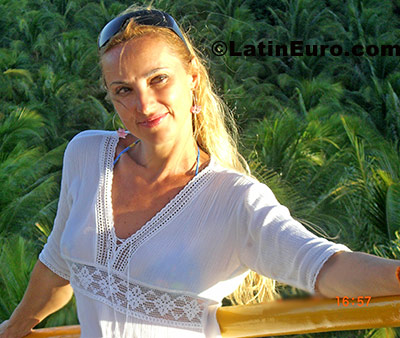 Date this voluptuous Brazil girl Nice from Rio de Janeiro B405