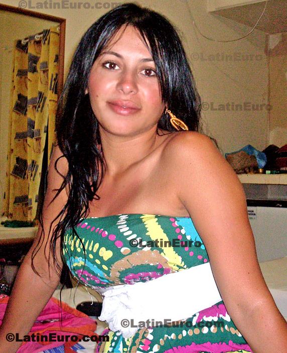 Date this sensual Brazil girl Valdeisa from Sao Jose do Rio Preto B43