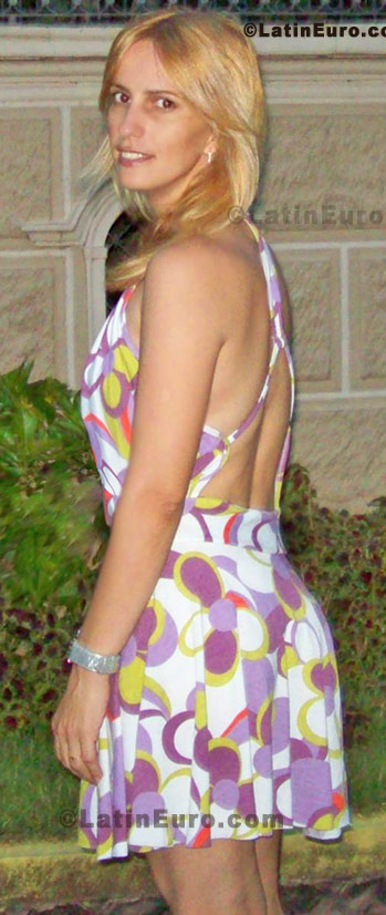 Date this gorgeous Brazil girl Ana from Tres Rios B430