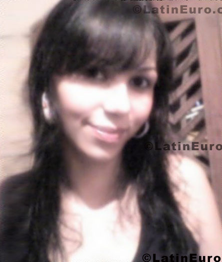 Date this happy Brazil girl Sharon from Rio Branco B448