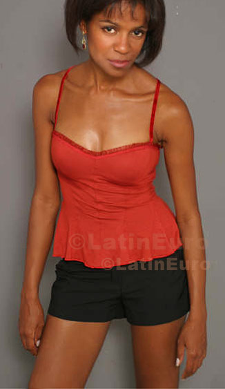 Date this sensual Brazil girl Cristina from Goiania B476