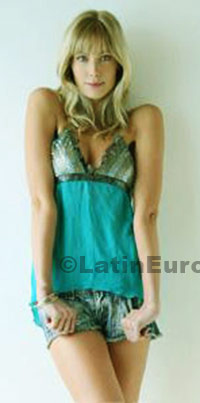 Date this lovely Brazil girl Loirinha from Rio de Janeiro B485