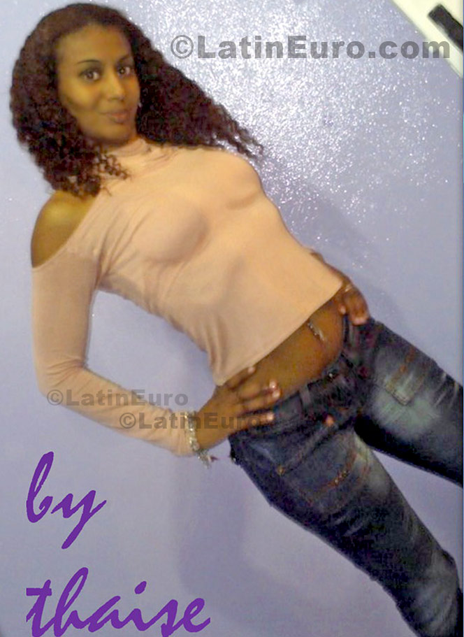 Date this young Brazil girl Taise from Porto Alegre B486