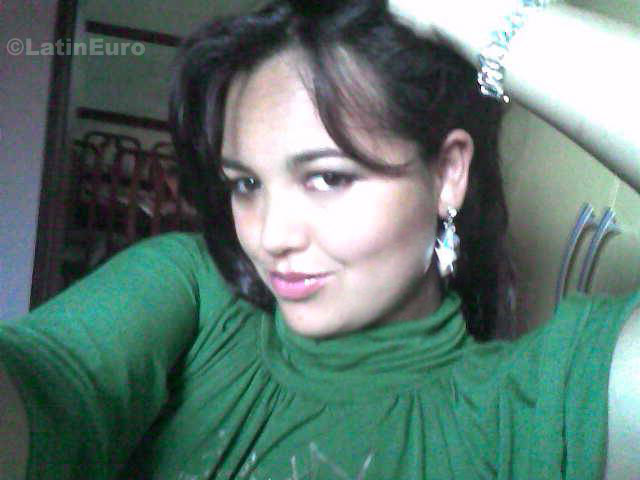 Date this good-looking Brazil girl Adrielly from Alfredo Vasconcelos B537