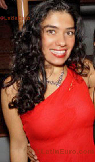 Date this good-looking Brazil girl Luciana from Sao Paulo B547