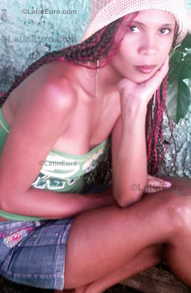 Date this beautiful Brazil girl Iszailani from Camacari B787