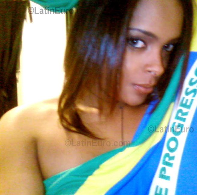 Date this attractive Brazil girl Angel from Sao Paulo B827