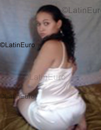 Date this happy Brazil girl Natalia from Domingos Mourao B884