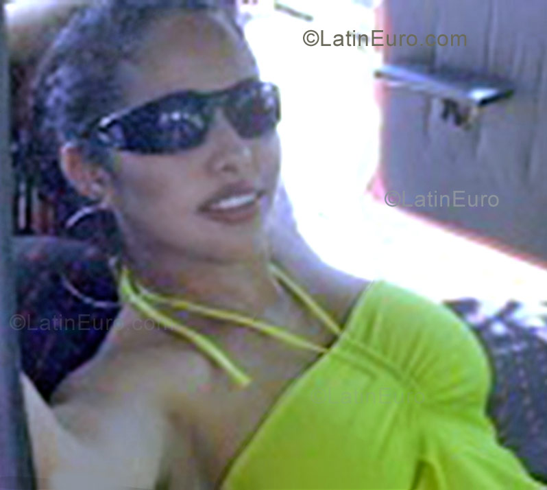 Date this stunning Brazil girl Karina from Boa Vista B959