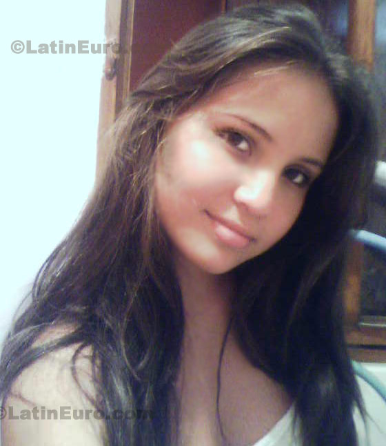 Date this beautiful Colombia girl Carolina from Pereira C8258