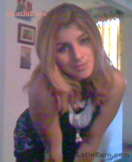 Date this good-looking Mexico girl Gabriela from Mexico City N-1372