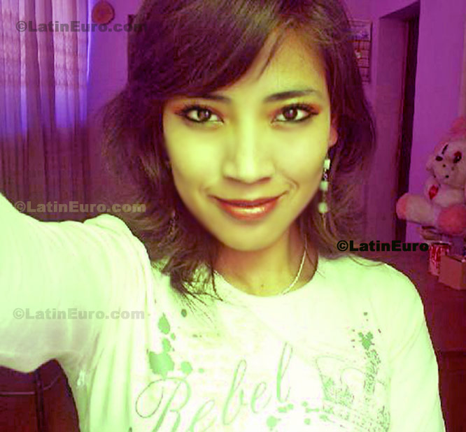 Date this passionate Peru girl Flor- from Arequipa N-1480