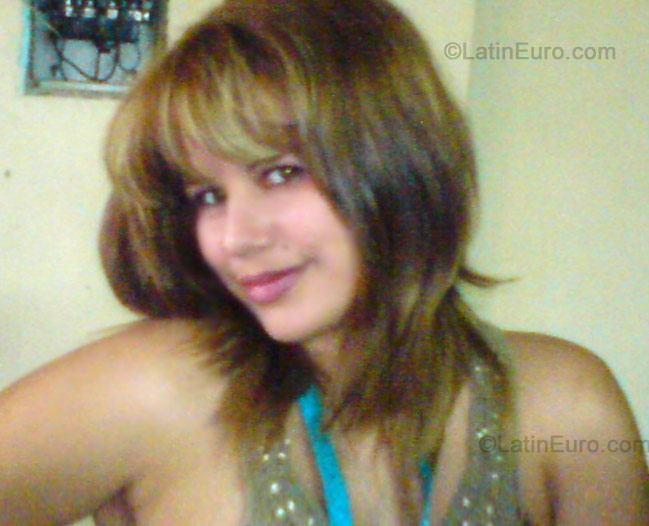 Date this young Honduras girl Karen from San Pedro Sula N-1607