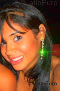 Date this gorgeous Dominican Republic girl Yonaylis from Santiago N-292