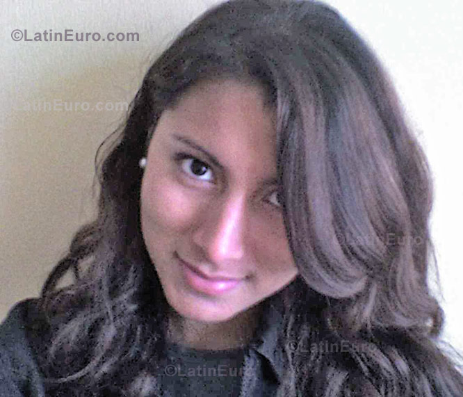 Date this lovely Peru girl Alicia from Lima N-439