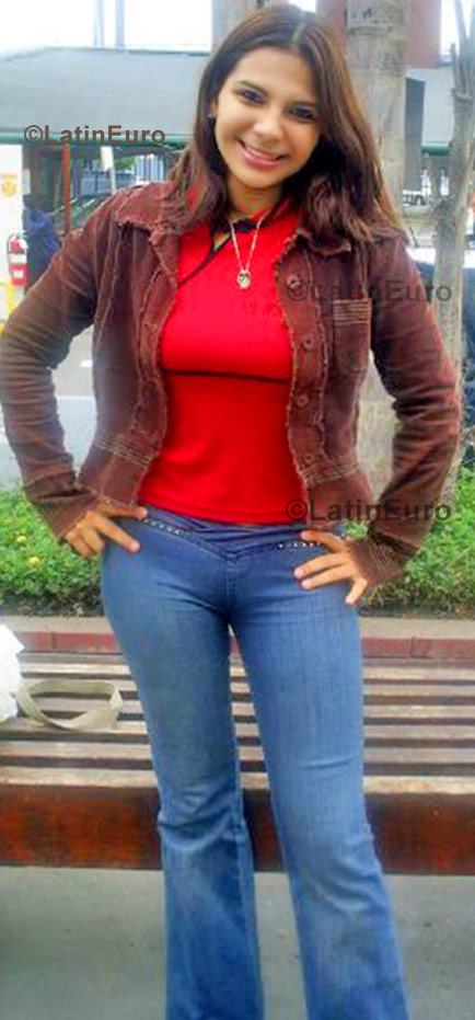 Date this athletic Peru girl Mariana from Lima N-580
