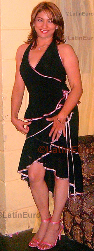 Date this stunning Honduras girl Carmen- from Tegucigalpa N-583