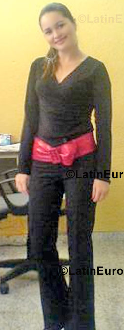 Date this young Honduras girl Brenda from San Pedro Sula N-663