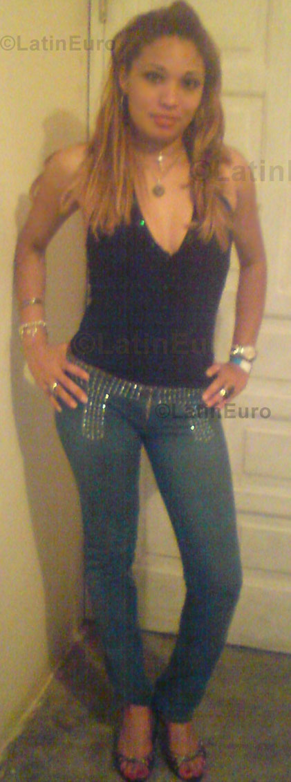 Date this happy Dominican Republic girl Ramona from Santo Domingo N-700