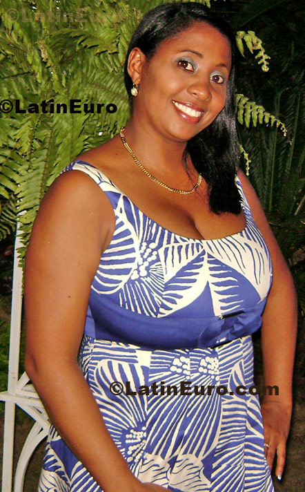 Date this athletic Dominican Republic girl Maribel from Santo Domingo N-967