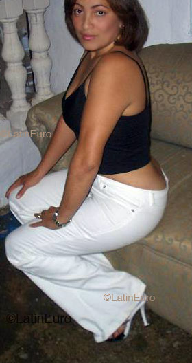 Date this athletic Dominican Republic girl Mari from Bonao N1199