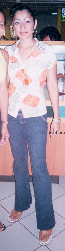 Date this sultry Honduras girl Lizeth from Choloma N1462