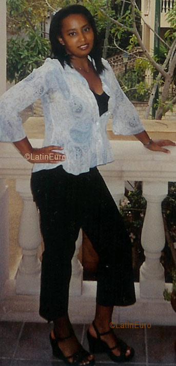 Date this tall Spain girl Berenice from  N2041