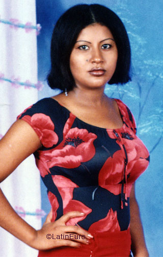 Date this athletic Honduras girl Sandra from La Ceiba N2361