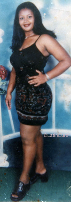 Date this hot Honduras girl Dunia from  N2388