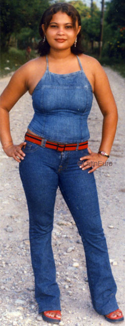 Date this stunning Honduras girl Rosa from  N2401