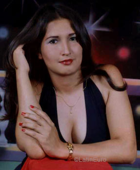 Date this tall Honduras girl Lixsa from  N2704