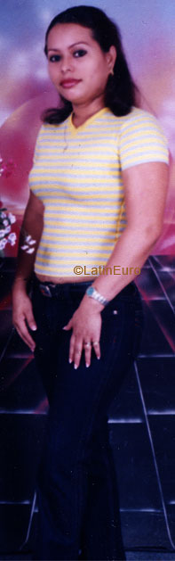 Date this young Honduras girl Lilian from La Ceiba N2734