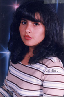 Date this attractive Honduras girl Lellys from Roatan N3338