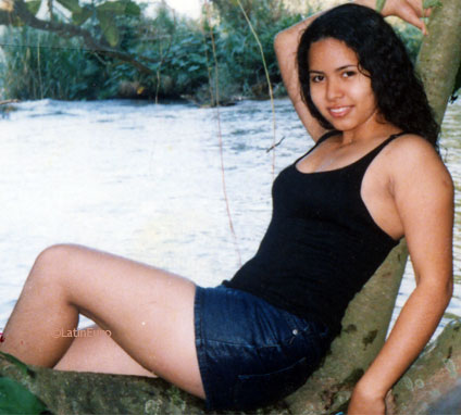 Date this georgeous Honduras girl Estela from  N3352