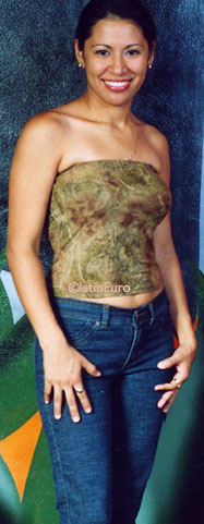 Date this nice looking Honduras girl Carin from Comayagua N3437