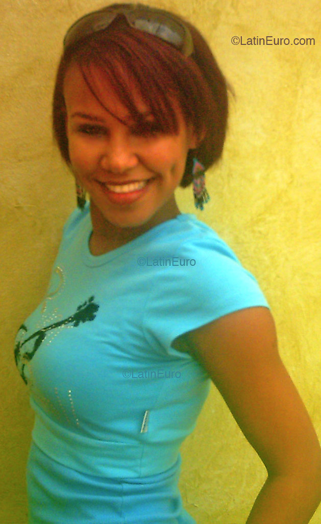 Date this cute Dominican Republic girl Yahelianny from San Francisco de Macoris N359