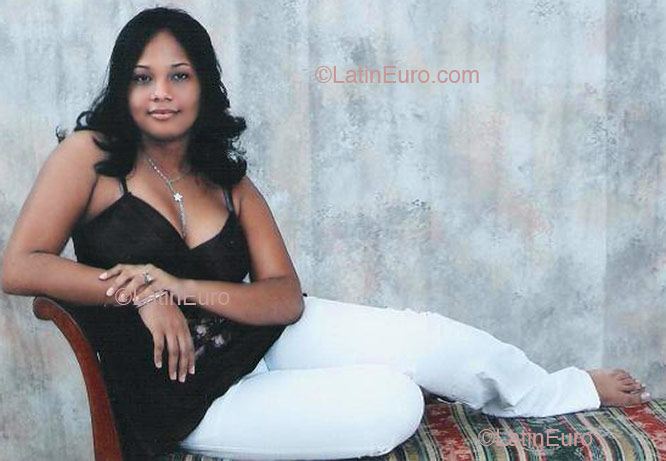 Date this tall Dominican Republic girl Juana from Barahona N429