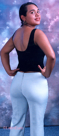 Date this gorgeous Honduras girl Yovana from San Pedro Sula N3851