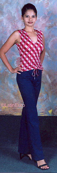 Date this gorgeous Honduras girl Rubia from Olancho N3820