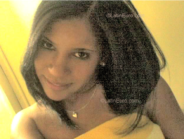 Date this hot Dominican Republic girl Eloisa from Santo Domingo DO247