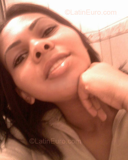 Date this hard body Brazil girl Aline Cristina from Maringa BR366