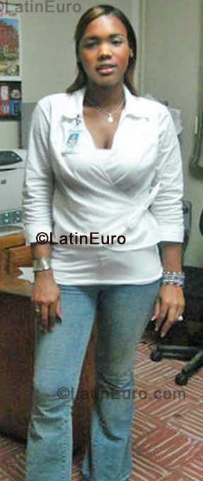 Date this hot Dominican Republic girl Diana from Santo Domingo DO292