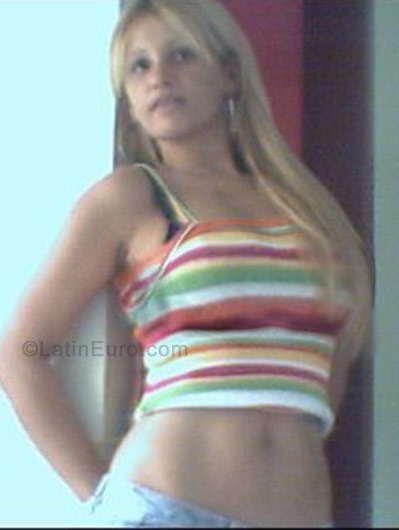 Date this voluptuous Brazil girl Soraia from Campos BR426