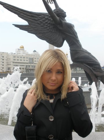Date this lovely Russia girl Kis81 from Ruem RU4